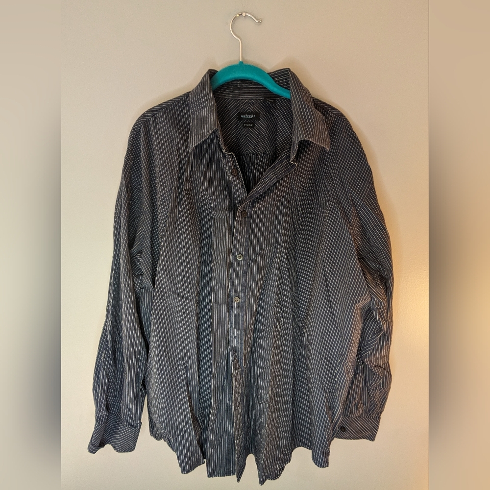 VanHeusen XL Button Down Shirt Long Sleeve Black